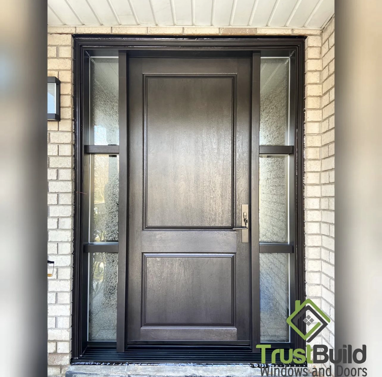 Fiberglass Doors: Combining Elegance and Durability